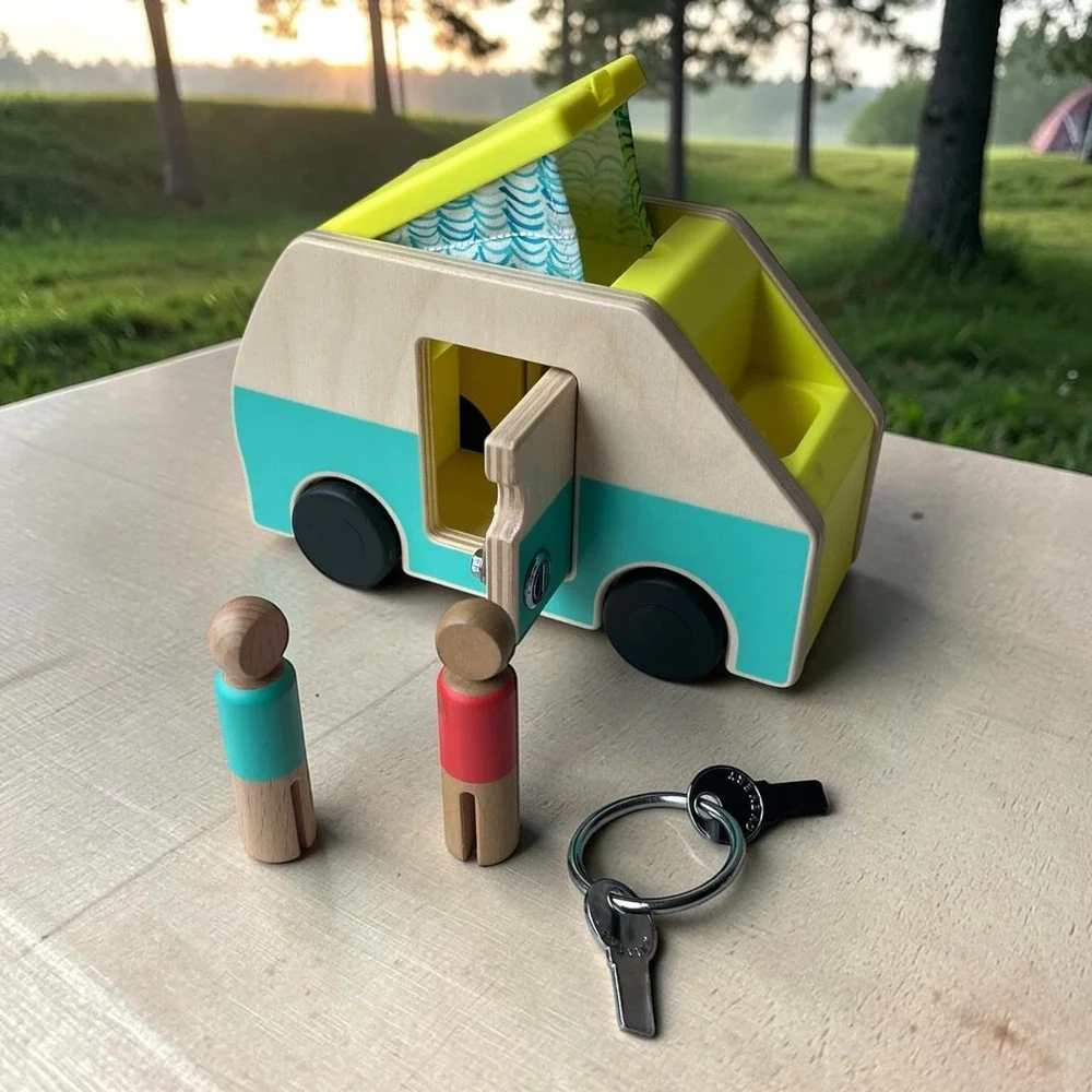 Lovevery Free Spirit Wooden Camper With keys 2 Peg People Toy Montessori Play